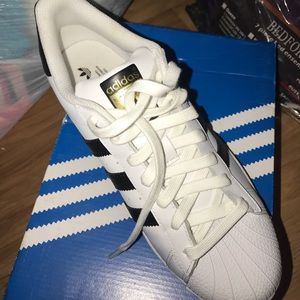 Adidas superstars